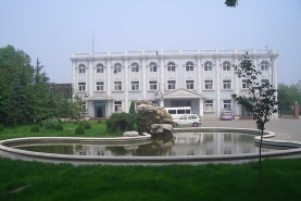 万桐园公墓大门
