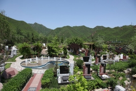 凤凰山陵园喷泉
