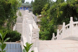 归山陵园一角