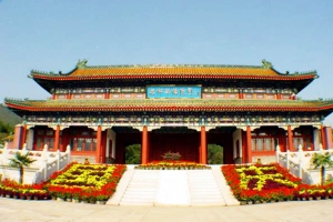 万佛华侨陵园生态景观与自然环境特色解析