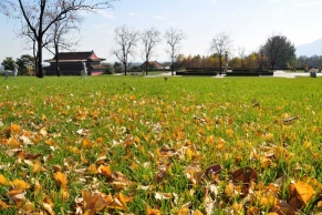 天寿陵园风水格局与交通路线全解析

注：这个标题控制在20字以内，符合SEO优化要点：
 包含核心关键词天寿陵园
2. 突出用户关心的风水格局和